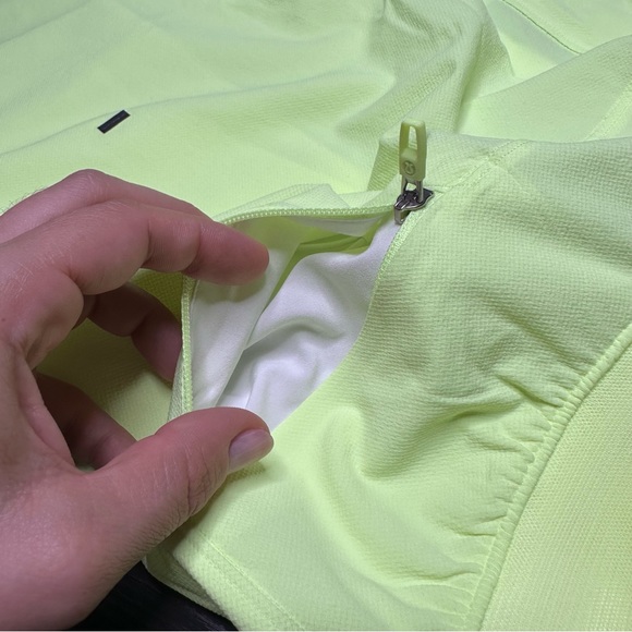 Lululemon License to Train Short 7" *Linerless NWT Size S (Faded Zap) - Picture 9 of 11